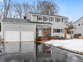 111 Cocks Lane, Locust Valley NY 11560