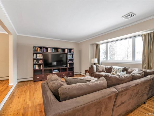 111 Cocks Lane, Locust Valley NY 11560