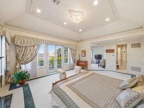 19 Cobblestone Court, Centerport NY 11721