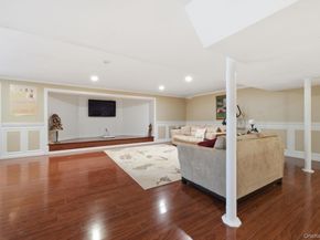 19 Cobblestone Court, Centerport NY 11721