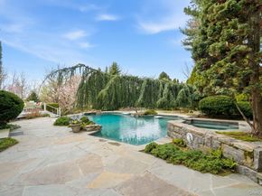 19 Cobblestone Court, Centerport NY 11721