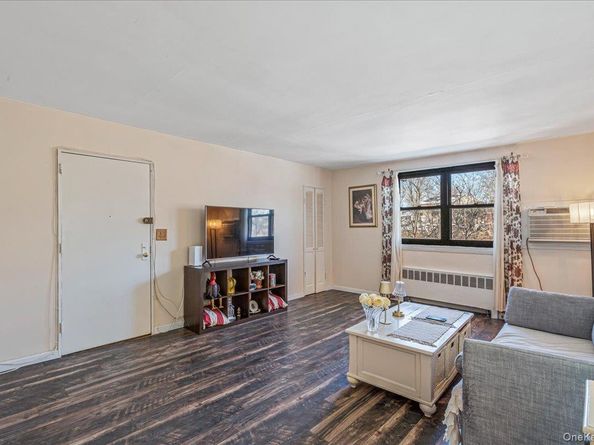 242-68 Horace Harding Expressway upper, Douglaston NY 11362