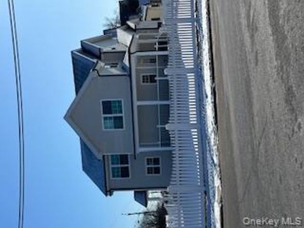 403 S Bayview Avenue, Freeport NY 11520