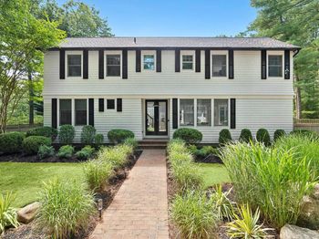 5 Spread Oak Lane
