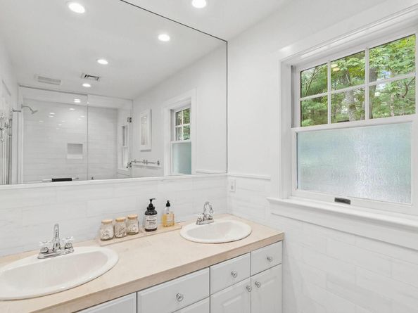 5 Spread Oak Lane, East Hampton NY 11937