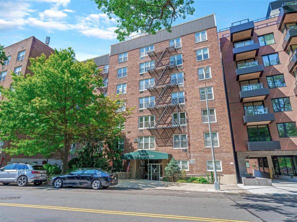 44-20 Douglaston Pkwy Douglaston Parkway 5A, Little Neck NY 11363