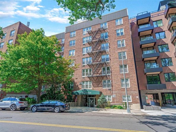 44-20 Douglaston Pkwy Douglaston Parkway 5A, Little Neck NY 11363