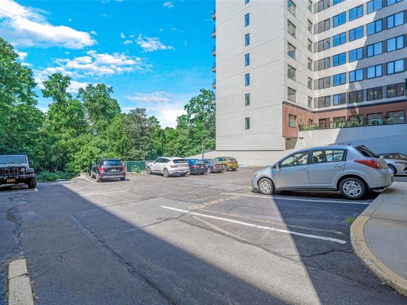 44-20 Douglaston Pkwy Douglaston Parkway 5A, Little Neck NY 11363