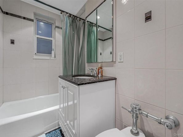 44-20 Douglaston Pkwy Douglaston Parkway 5A, Little Neck NY 11363