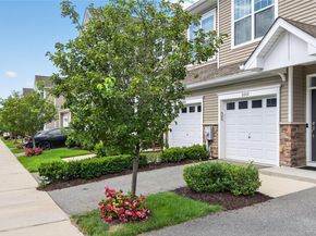 2202 Townhome Way, Huntington Station NY 11746