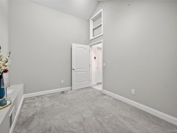 2202 Townhome Way, Huntington Station NY 11746