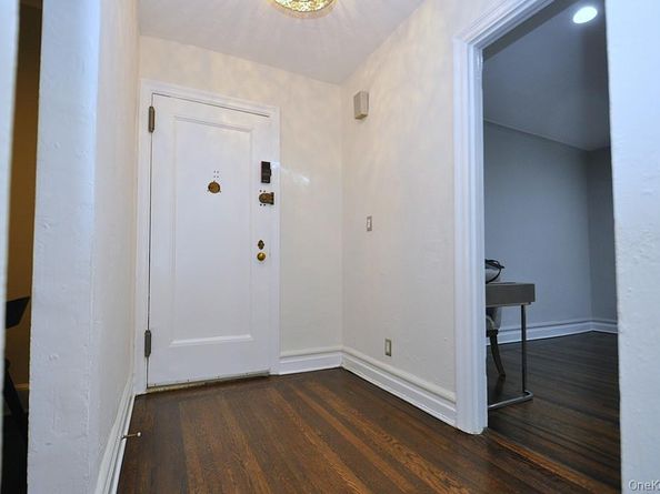 105 Garth Road 1L, Scarsdale NY 10583