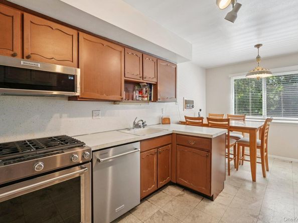 3 Old Farm Circle, White Plains NY 10605