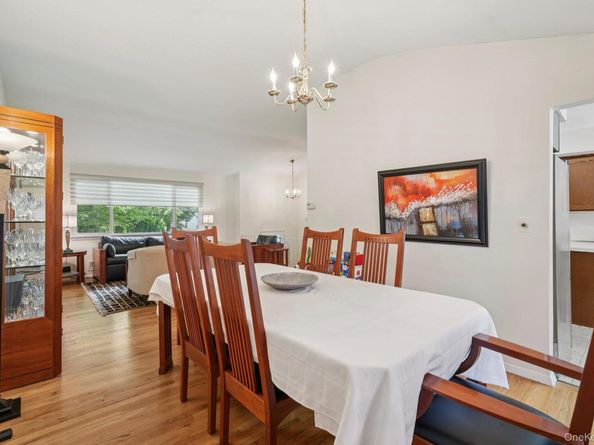 3 Old Farm Circle, White Plains NY 10605