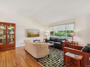 3 Old Farm Circle, White Plains NY 10605