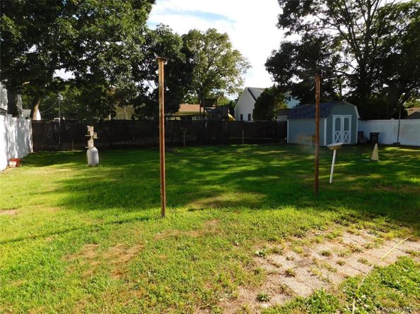 80 Alcolade Drive E, Shirley NY 11967