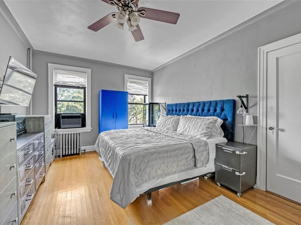 37 Brompton Road 5D, Great Neck NY 11021