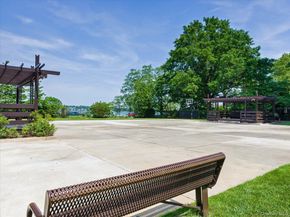 17-85 215th Street 9L, Bayside NY 11360