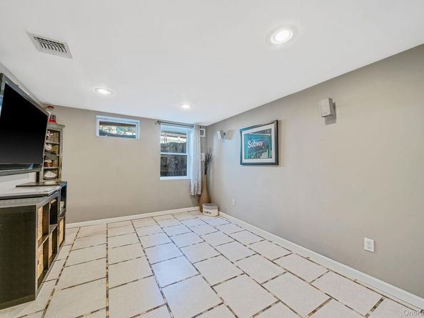 23 Woodbine Street, Coram NY 11727