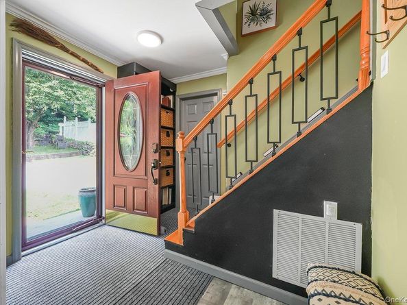 66 Lakeview Avenue, Yonkers NY 10710