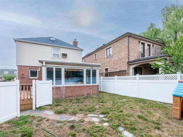 7342 180th Street, Fresh Meadows NY 11366