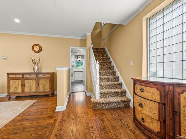 7342 180th Street, Fresh Meadows NY 11366