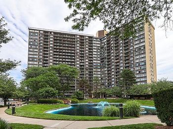 2 Bay Club Drive