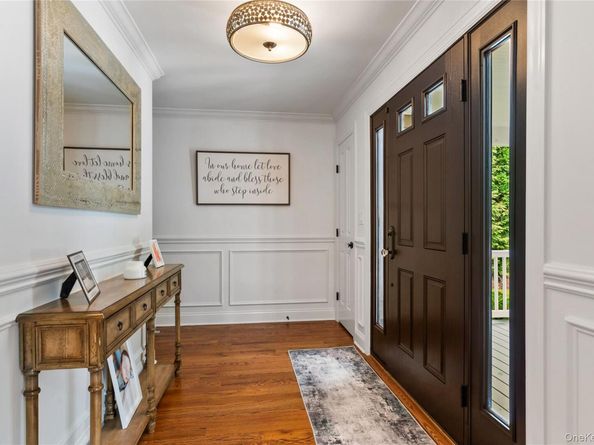 10 Northwood Circle, Huntington NY 11743