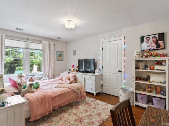 10 Northwood Circle, Huntington NY 11743