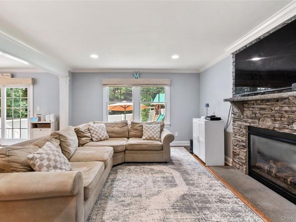 10 Northwood Circle, Huntington NY 11743