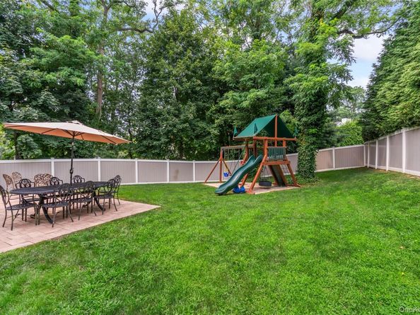 10 Northwood Circle, Huntington NY 11743
