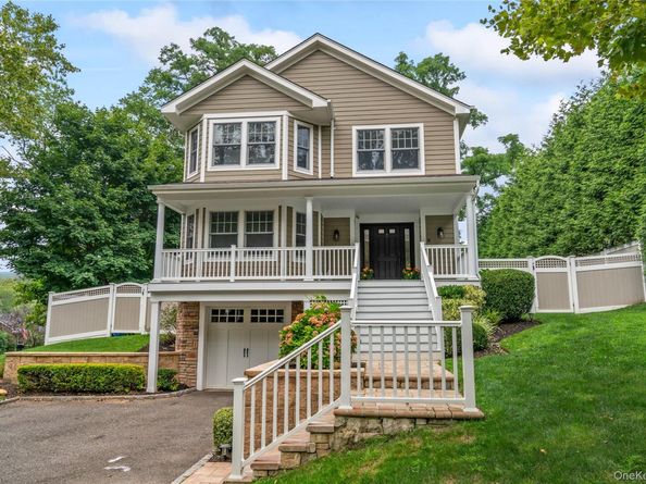 10 Northwood Circle, Huntington NY 11743