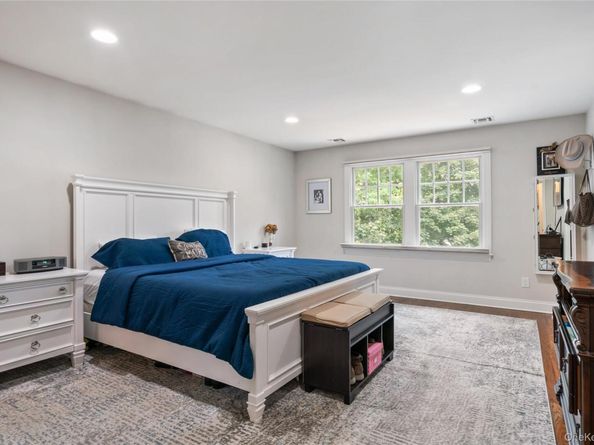 10 Northwood Circle, Huntington NY 11743