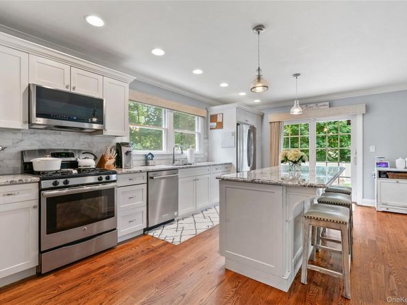 10 Northwood Circle, Huntington NY 11743