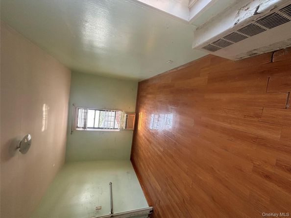 15272 Melbourne Avenue 1B, Flushing NY 11367