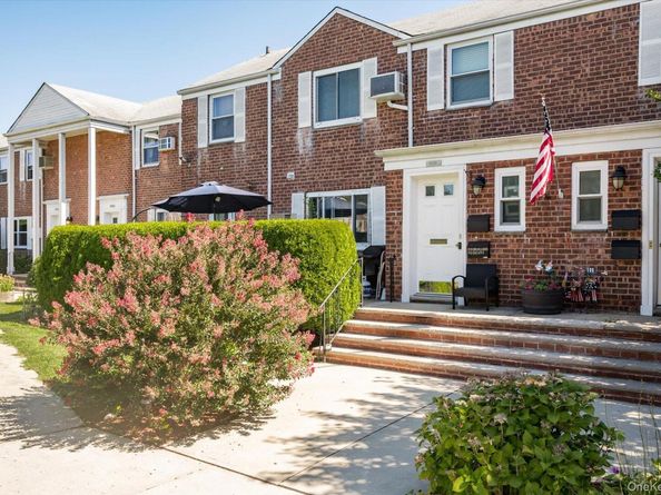 72-29 Little Neck Parkway 2, Glen Oaks NY 11004