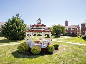 72-29 Little Neck Parkway 2, Glen Oaks NY 11004