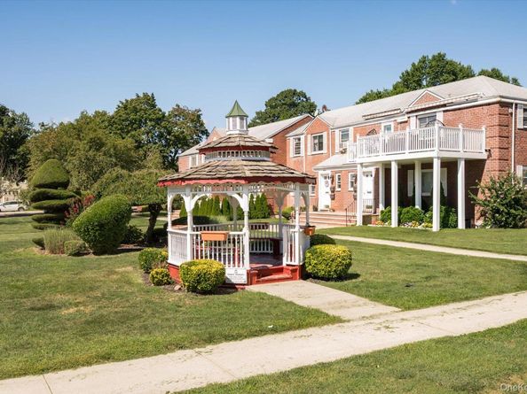 72-29 Little Neck Parkway 2, Glen Oaks NY 11004