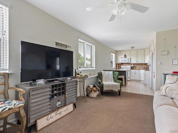 72-29 Little Neck Parkway 2, Glen Oaks NY 11004