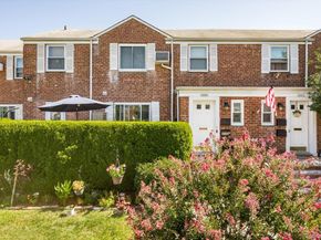 72-29 Little Neck Parkway 2, Glen Oaks NY 11004