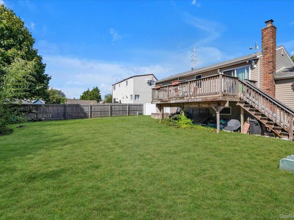 261 E Hoffman Avenue, North Lindenhurst NY 11757