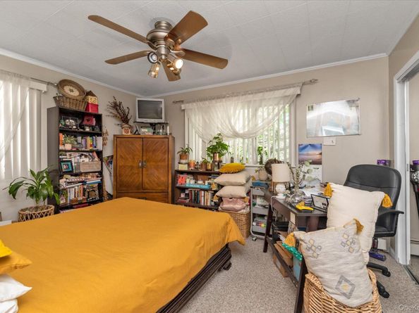 261 E Hoffman Avenue, North Lindenhurst NY 11757