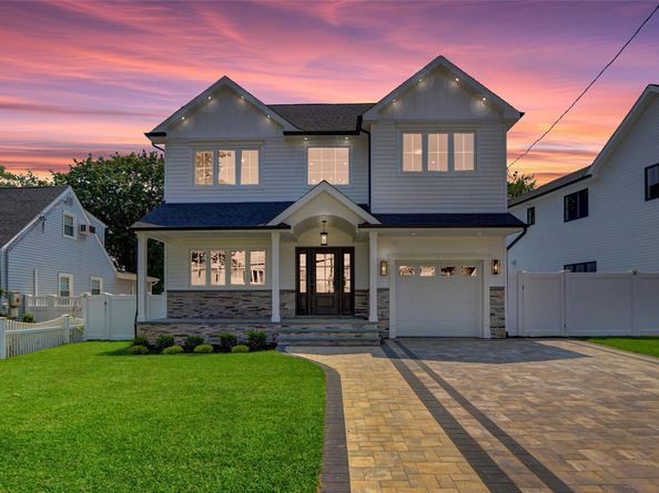 2660 Woods Avenue, East Meadow NY 11554
