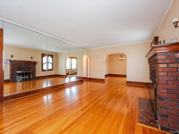 715 Iris Street, Franklin Square NY 11010