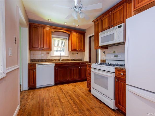 715 Iris Street, Franklin Square NY 11010