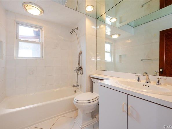 715 Iris Street, Franklin Square NY 11010