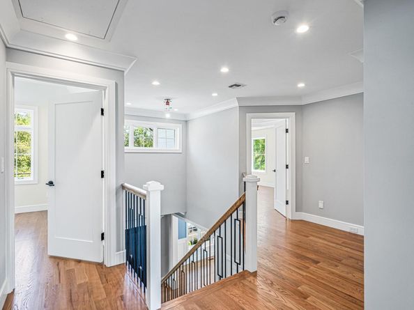 22 N Maryland Avenue, Port Washington NY 11050