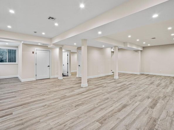 22 N Maryland Avenue, Port Washington NY 11050