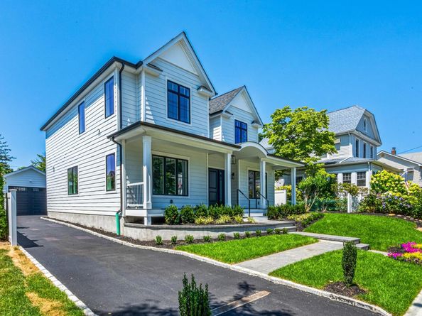 22 N Maryland Avenue, Port Washington NY 11050