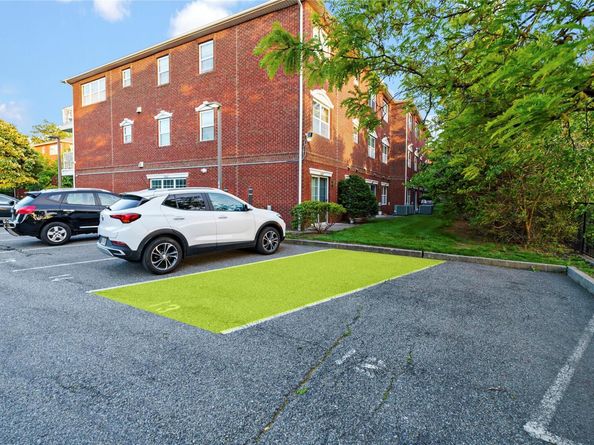 3-17 Endeavor Place C, College Point NY 11356